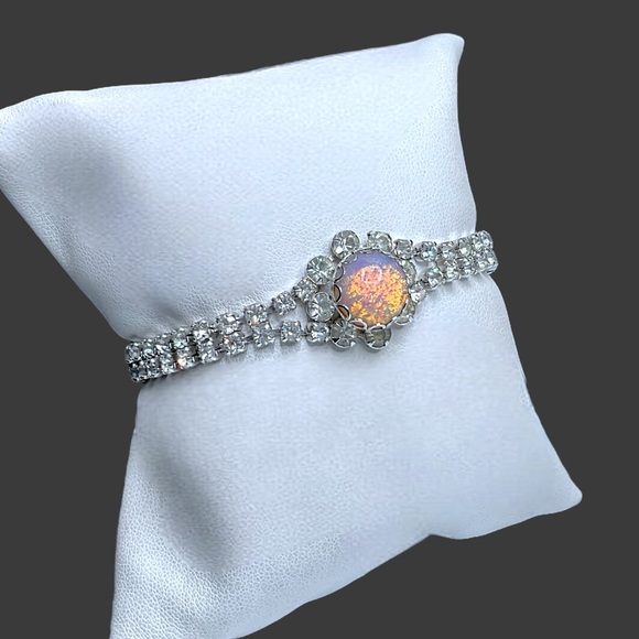 🌺Vintage Rhinestone & Opal Glass Bracelet - Picture 1 of 11